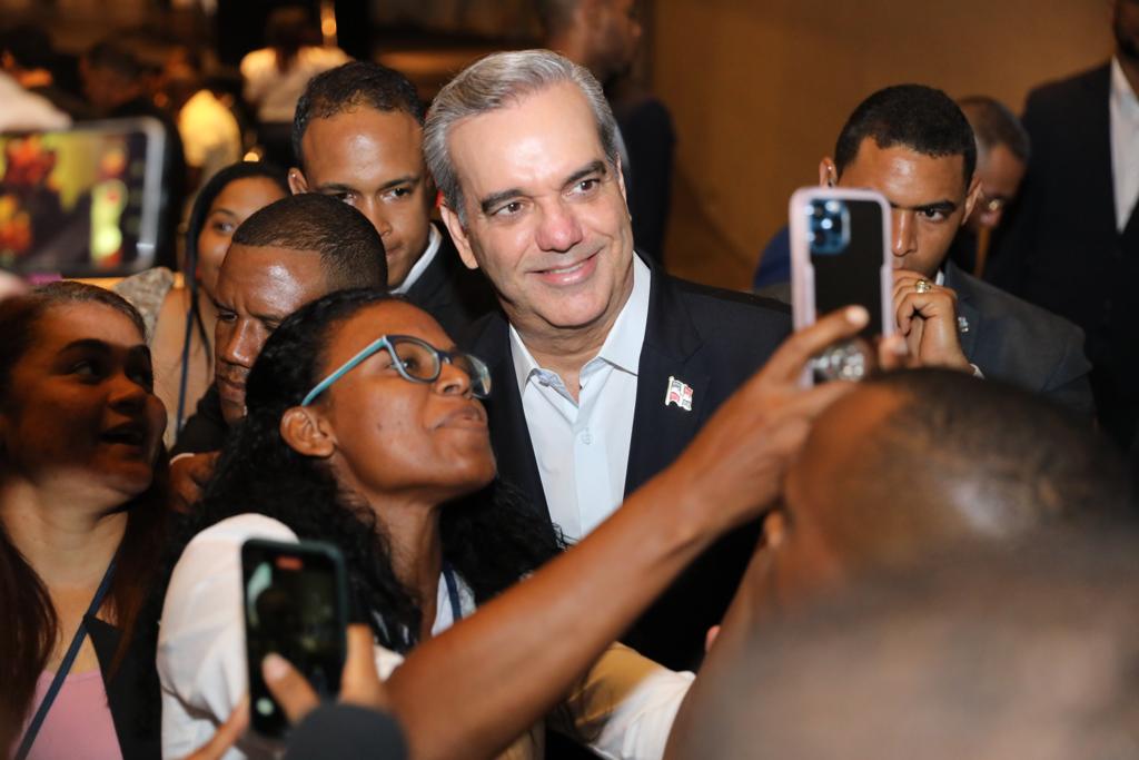 Presidente Abinader advierte hay que respetar la ley y acoger prohibiciones JCE sobre precampaña