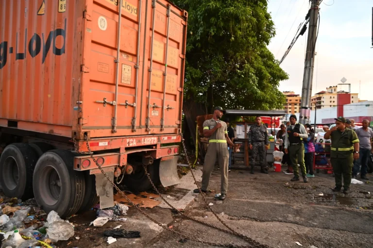 Se registra accidente de tránsito en la avenida San Martín con Máximo Gómez
