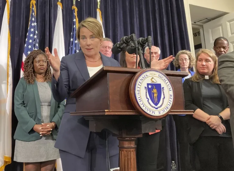 Boston en emergencia por llegada de inmigrantes