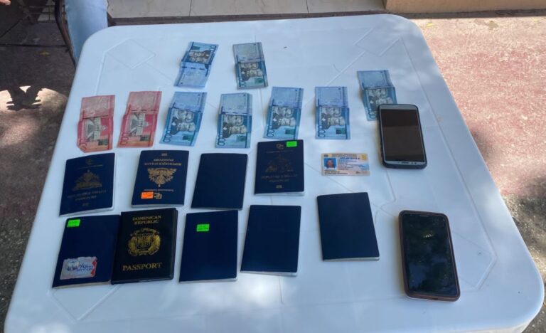 Apresan hombre con nueve pasaportes correspondientes a nacionales haitianos en Elías Piña