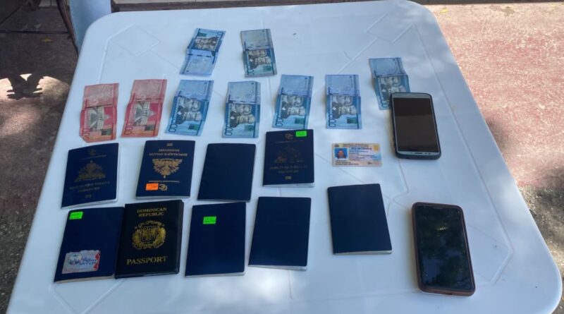 Apresan hombre con nueve pasaportes correspondientes a nacionales haitianos en Elías Piña