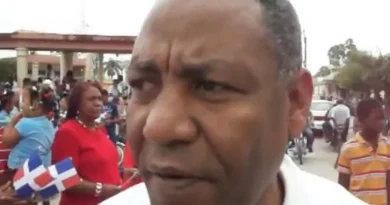 Alcalde de Consuelo, sometido por emitir cheques sin fondos, es apresado en el Aeropuerto de Punta Cana