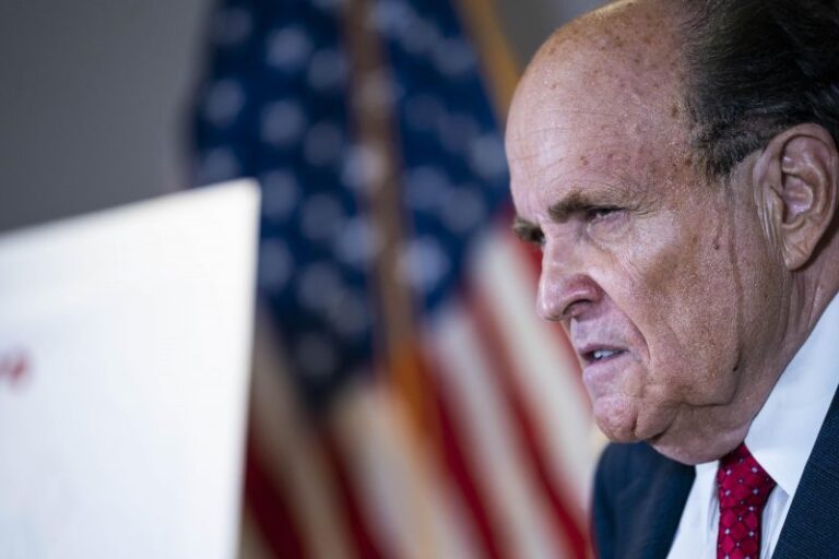 Giuliani se declara no culpable del intento revertir resultados de 2020