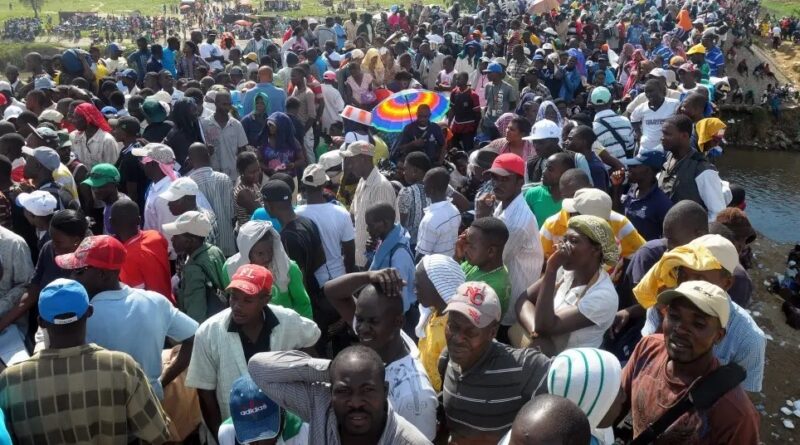 Haitianos se congregan en canal y vociferan consignas contra la RD