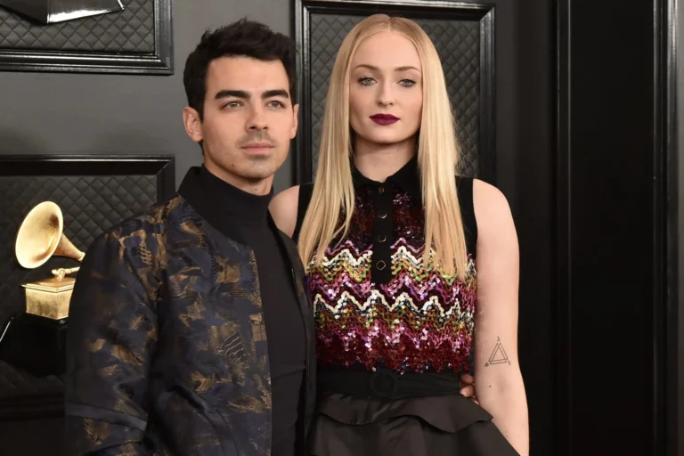 El cantante Joe Jonas presenta una solicitud de divorcio de la actriz Sophie Turner