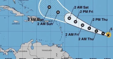Lee alcanza fuerza de huracán y avanza en el Atlántico al Caribe