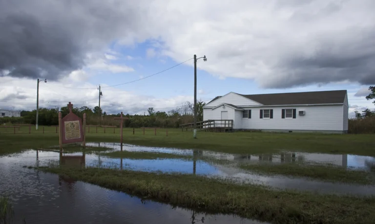 Ophelia amenaza con inundaciones y fuertes lluvias en zonas de EU