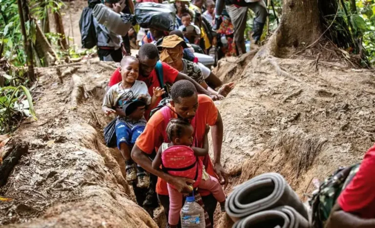 Panamá anunciará “acciones operativas migratorias” por crisis en su frontera del Darién