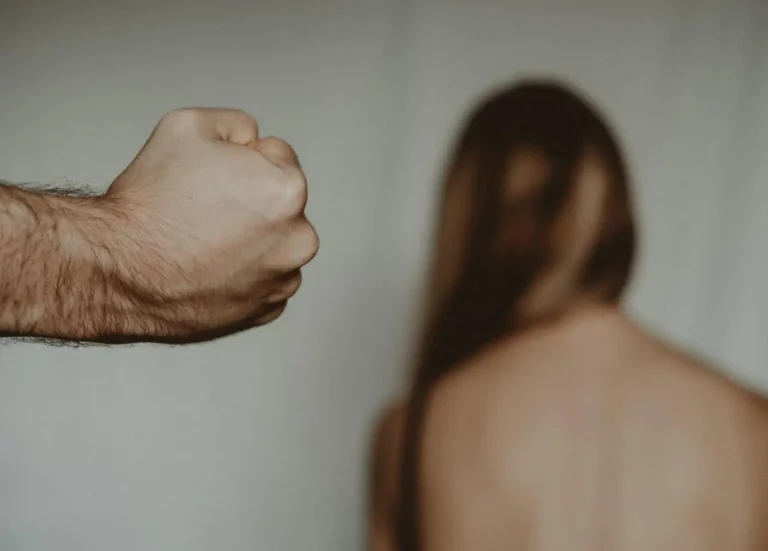 Se cambia de sexo tras ser condenado por maltrato y pide no entrar en prisión