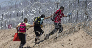 MEXICO: Asesinan dos migrantes y hieren a otros 3 en frontera EU