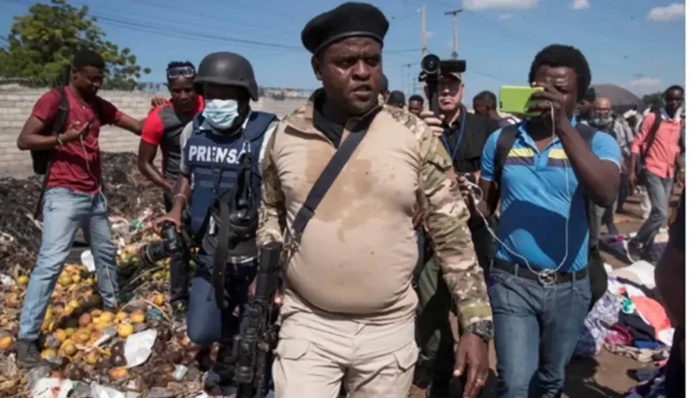 Bandas haitianas utilizan a RD para depositar dinero