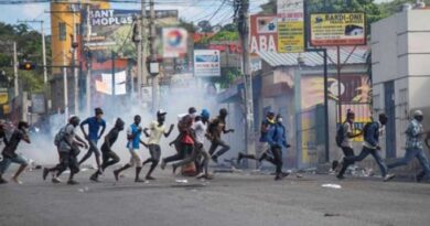 HAITI: Pandilla armada saquea e incendia una estación policial
