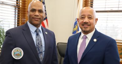 LAWRENCE: Alcalde Brian DePeña nombra a un nuevo jefe de policía