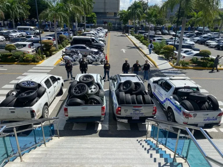 Red ubicaba vehículos de lujo para robarle gomas; eran vendidas Villa Juana