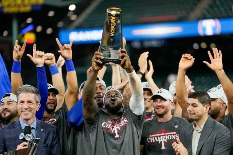 Texas se impone a los Astros y avanzan a la Serie Mundial