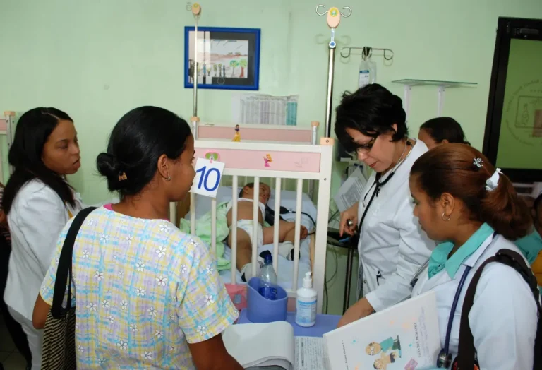 Camas de clínicas no dan abasto al tratar el dengue