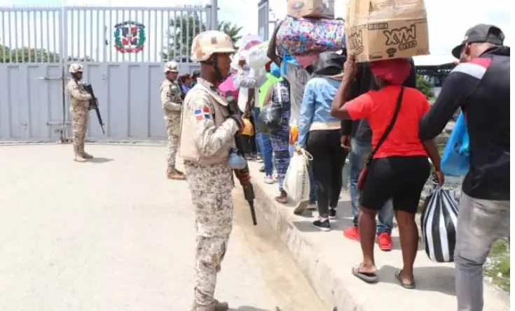100 mil haitianos han salido voluntariamente de RD, según Ito Bisonó