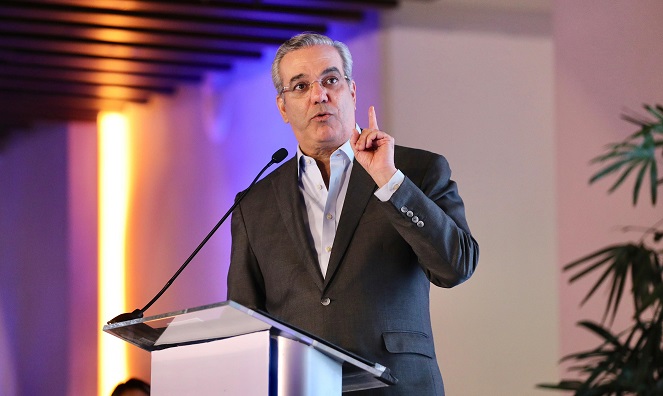 Abinader: «Mano de obra extranjera tiene los días contados en el país»