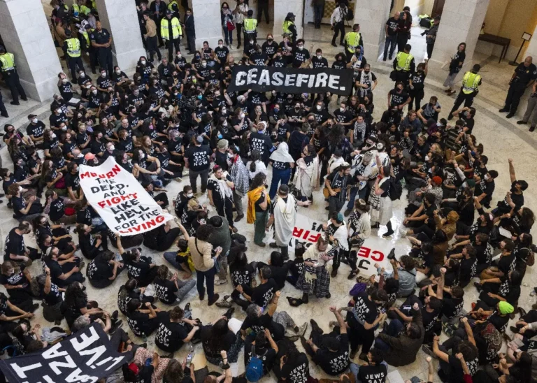 Crece protestas contra bombardeos en Gaza
