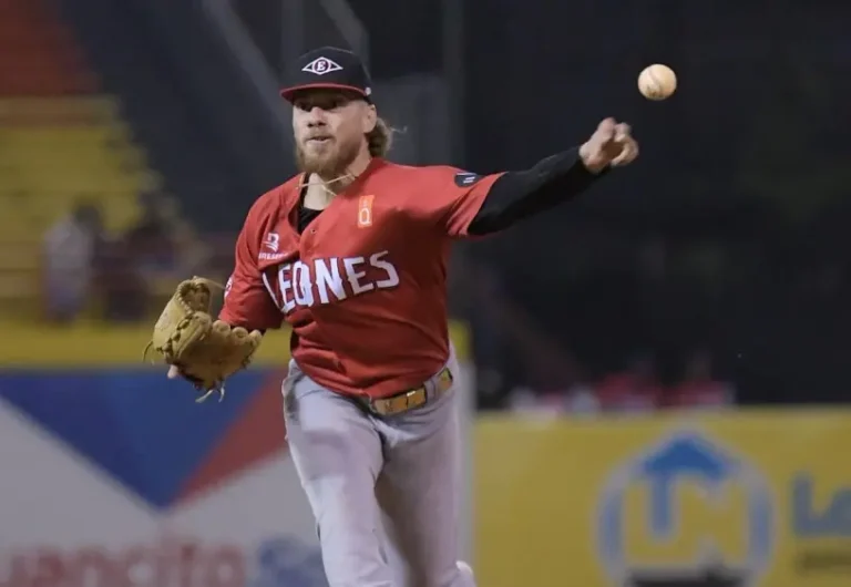 Alexander silenció bates de Águilas en victoria Escogido