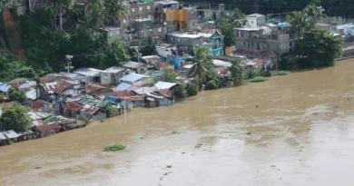 Cuatro casas aplastadas por deslizamiento ribera Ozama