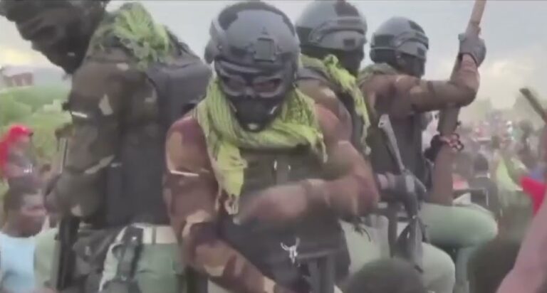 Haitianos refuerzan zona Juana Méndez con tropas y armamentos