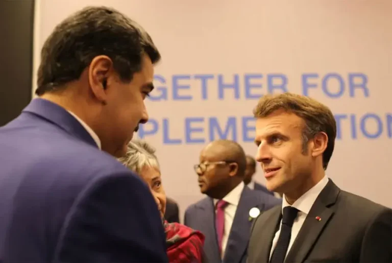 Macron le dice a Maduro que UE podrá levantar sanciones si Caracas cumple con lo pactado