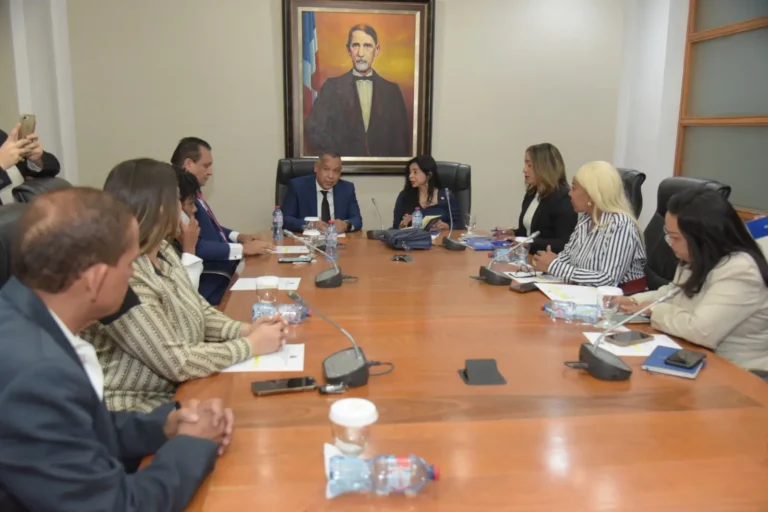 Yeni Berenice se reúne con diputados; aquí los temas que trataron