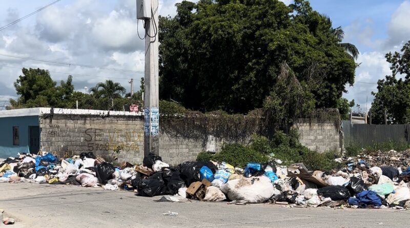 La basura ahoga a Boca Chica; amenaza salud y aleja a turistas