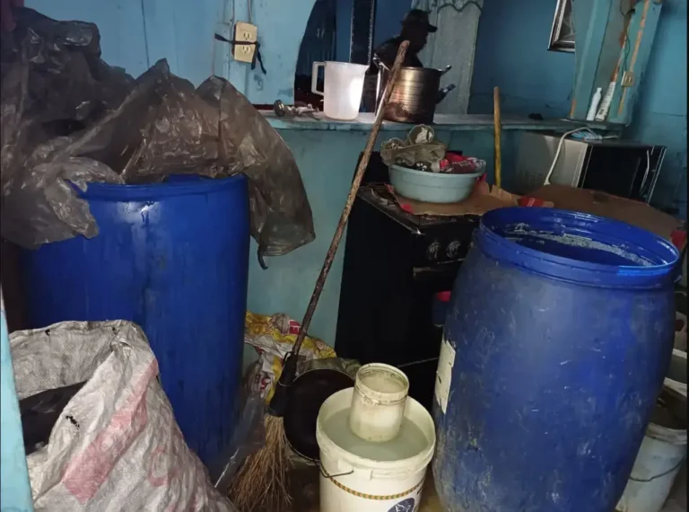 La PN desmantela un laboratorio de alcohol adulterado