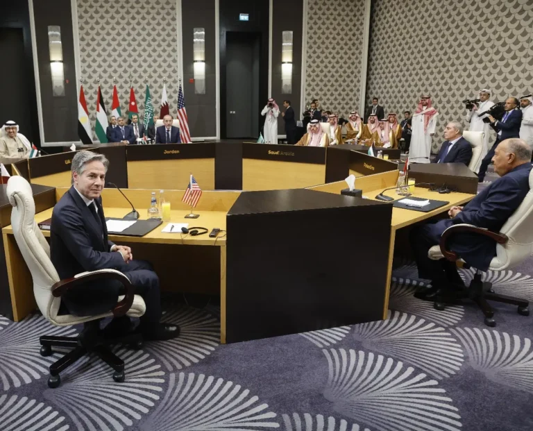 Seis países árabes piden a Blinken cese ofensiva