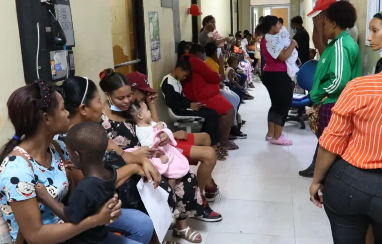 Más de 50 ingresos por dengue en Robert Reid