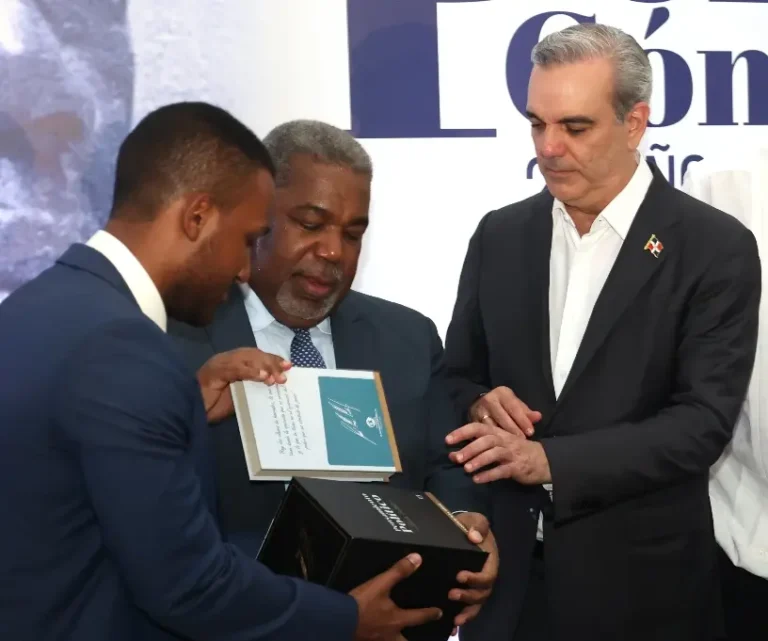 Abinader niega quieran privatizar la Maternidad