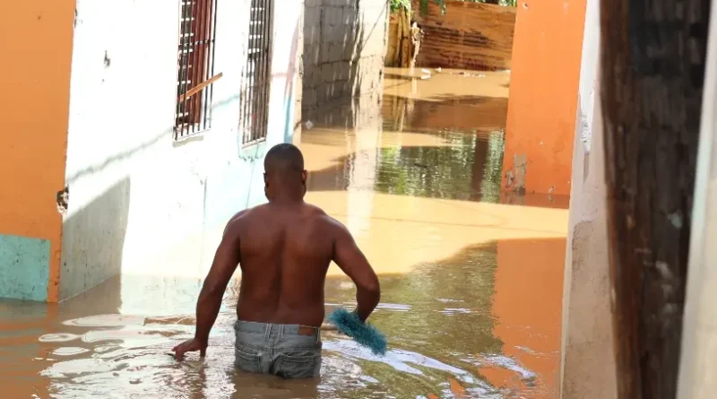 Tres temas que las inundaciones se llevaron (INTRANT, Haití y alianzas de los partidos)