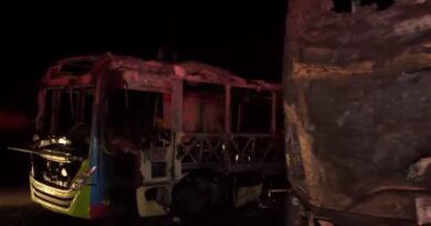 Incendio deja calcinados tres autobuses de la OMSA; caso se investiga