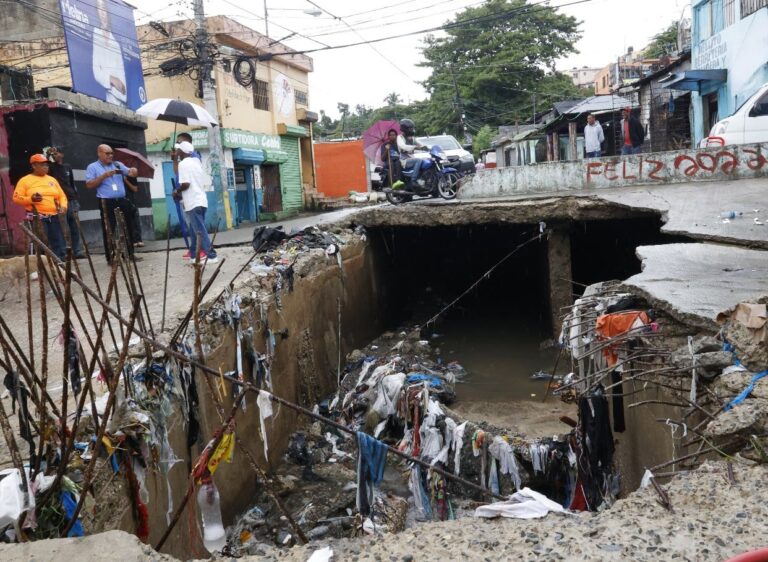 La Ciénaga, inundaciones y deslizamientos siguen