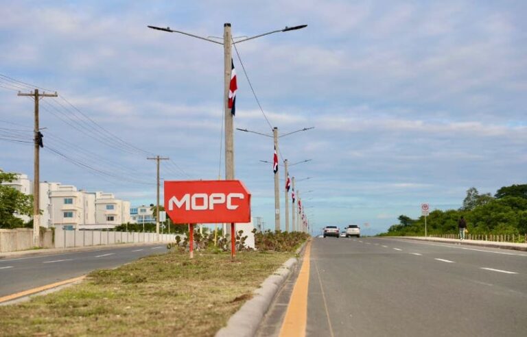 Entrega la ampliación de la avenida Hípica en SDE