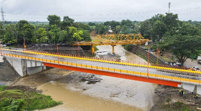 Gobierno entrega dos puentes en La Vega y Puerto Plata