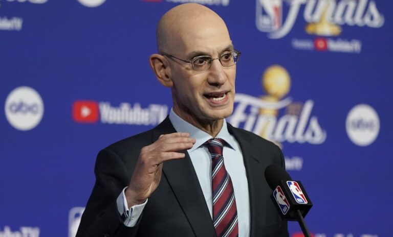 Adam Silver finaliza extensión de contrato