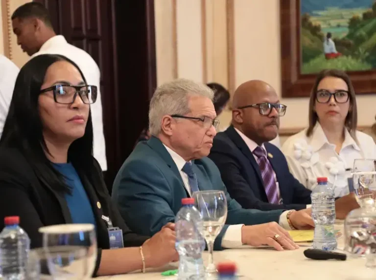 CMD inicia un acercamiento con el Gobierno