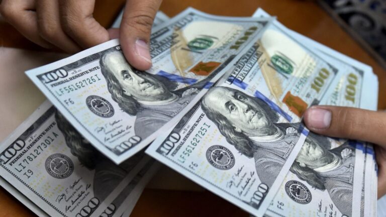 El dólar se vendía este jueves a 59.02 pesos dominicanos