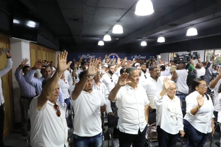 PRM juramenta a Ilana Neumann, exalcaldesa y diputada por el PRD en Sosúa