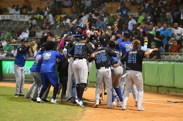 Licey derrota Estrellas y se coloca a un triunfo campeonato beisbol