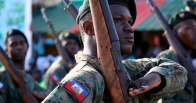 Miembros del ejército haitiano declaran la guerra al Primer Ministro Ariel Henry