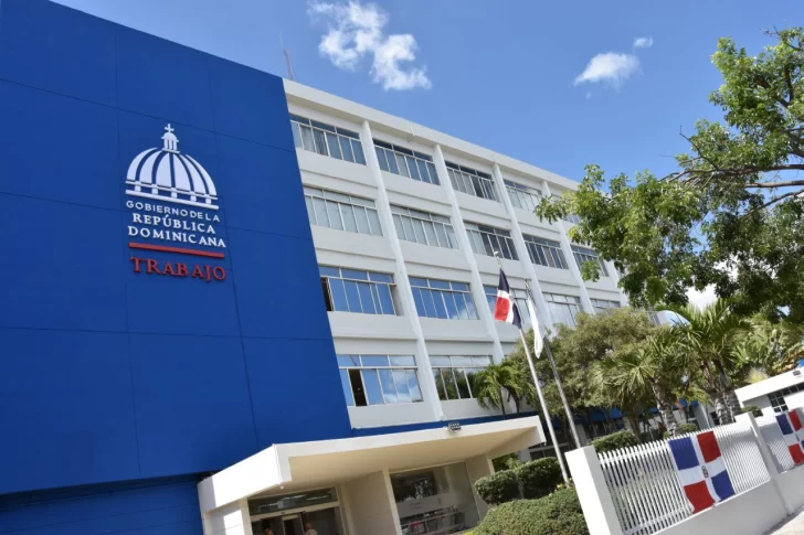 Ministerio de Trabajo emplaza a Falconbridge Dominicana a pagar salario 13 a sus trabajadores