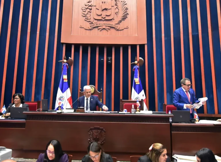 Senado aprueba colocar deuda por 344 mil MM