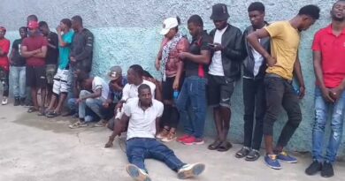 PN detiene Yipeta con 24 haitianos indocumentados en Mao