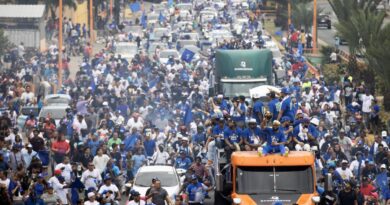 Tigres del Licey celebran triunfo con caravana en Santo Domingo