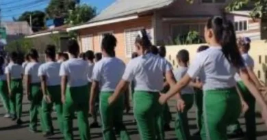 Colegio ofrece disculpas por consigna de estudiantes en desfile por conmemoración del natalicio de Duarte