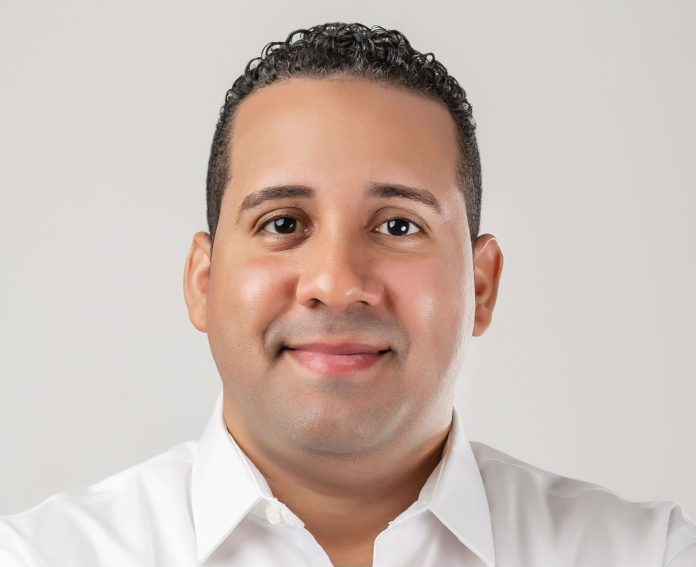 Renuncia de la Fuerza del Pueblo exalcalde de Hato Mayor y miembro de su Dirección Central